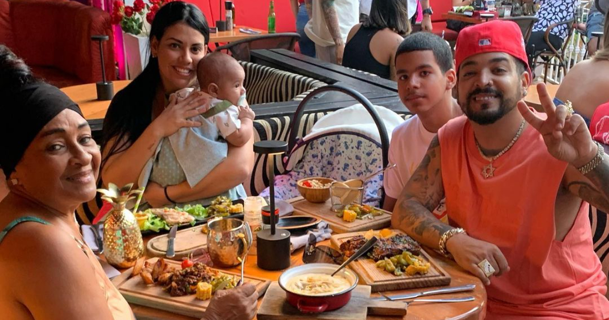 Yulién Oviedo con su familia © Instagram / Yulién Oviedo