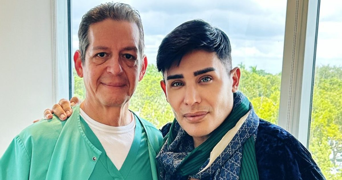 Eduardo Antonio junto al doctor Dr. Henry Luján © Instagram / Eduardo Antonio