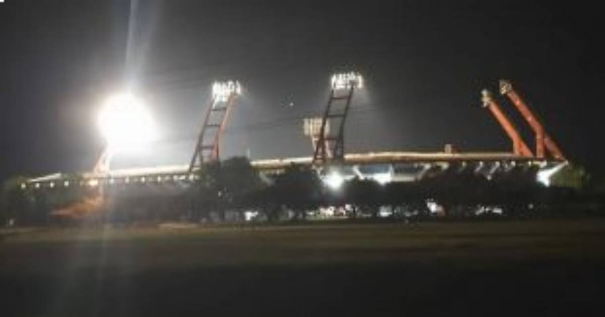 Estadio José Antonio Huelga (iluminado) © Escambray