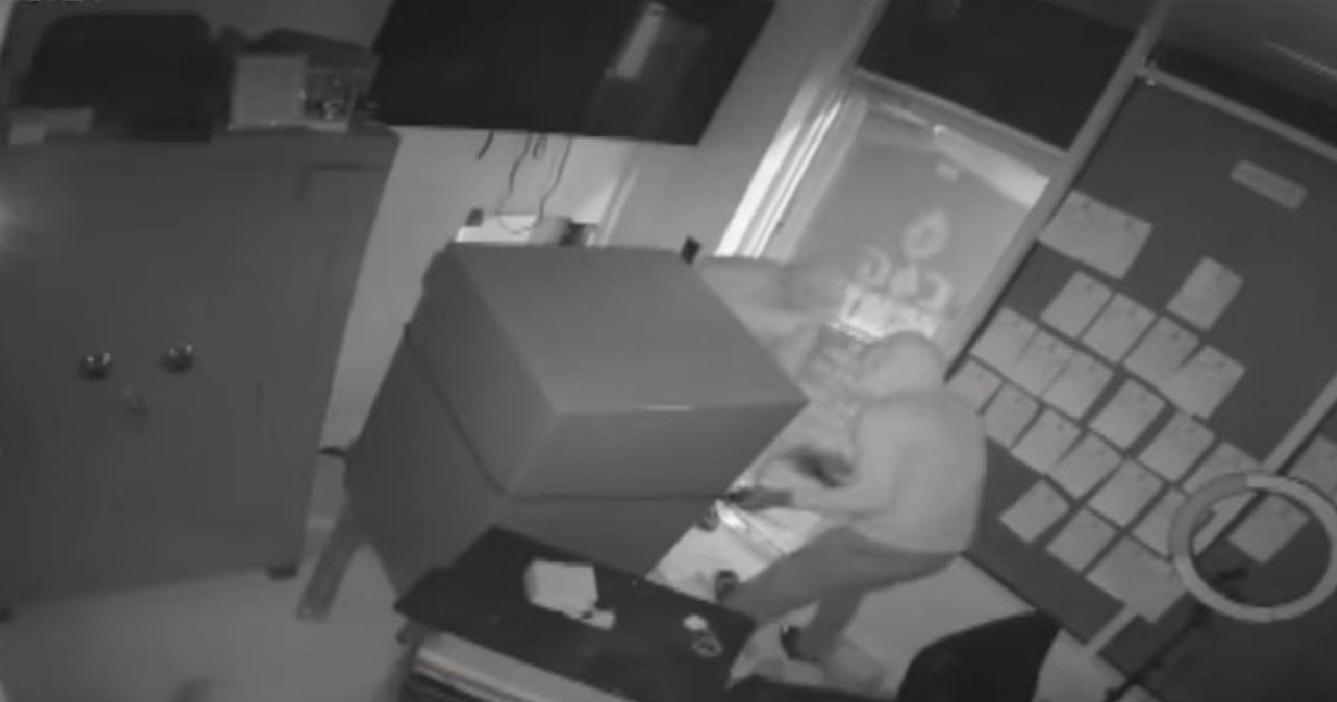 Ladrones robaron la caja fuerte de la joyería C4G Jewelers © Captura de video/AméricaTeVé