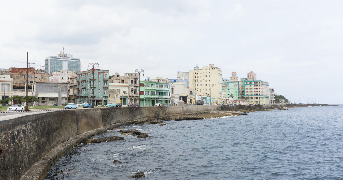 El Malecón nublado © CiberCuba