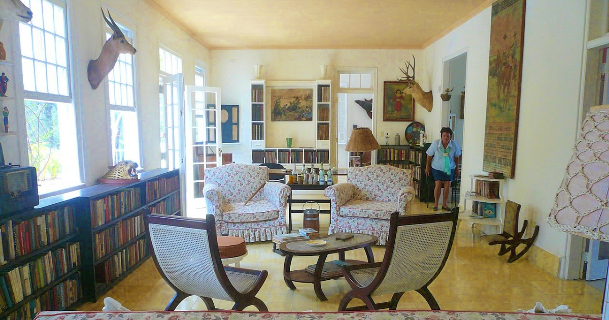Interior de la casa del escritor Ernesto Hemingway en Cuba © Wikipedia