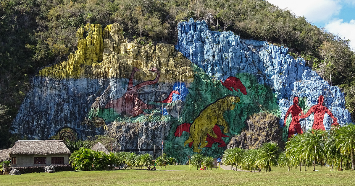 Mural de la Prehistoria en el Valle de Viñales © CiberCuba