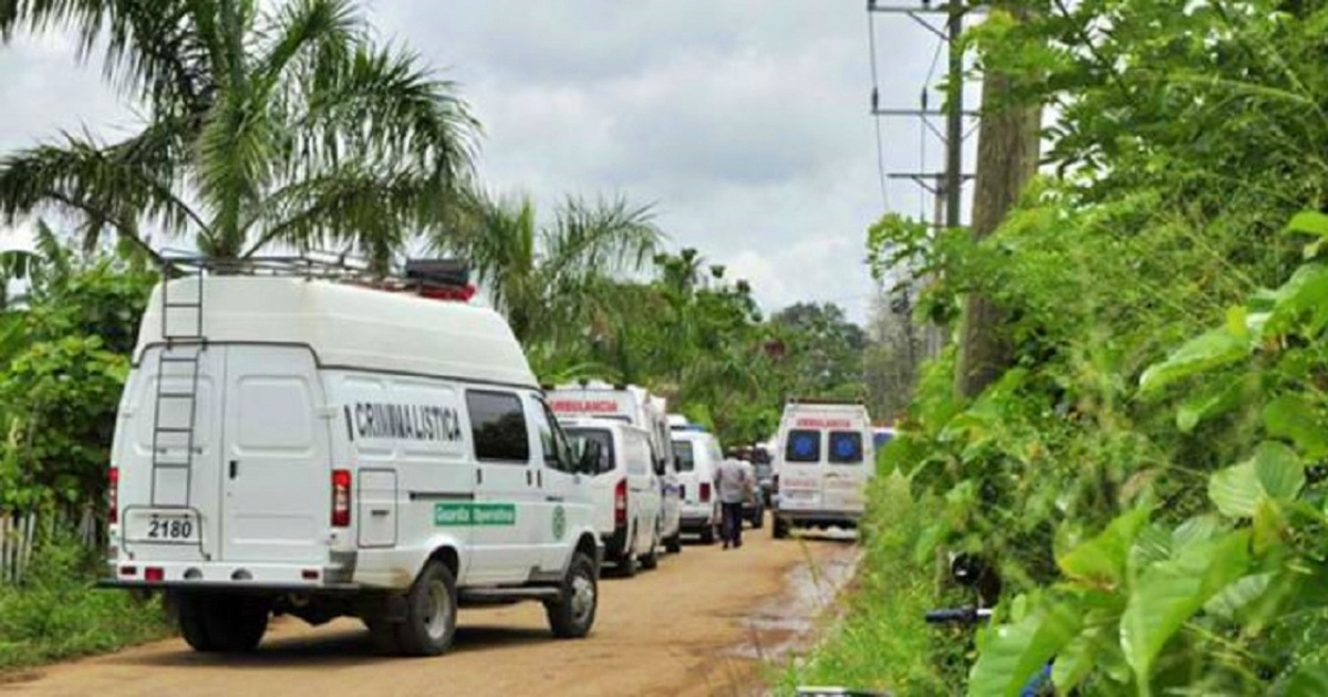 Vehículos de Criminalística y ambulancias en Cuba (Imagen de referencia) © Granma