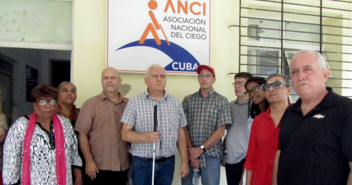Gerardo Hernández y miembros de la ANCI © Facebook / Gerardo de Los Cinco