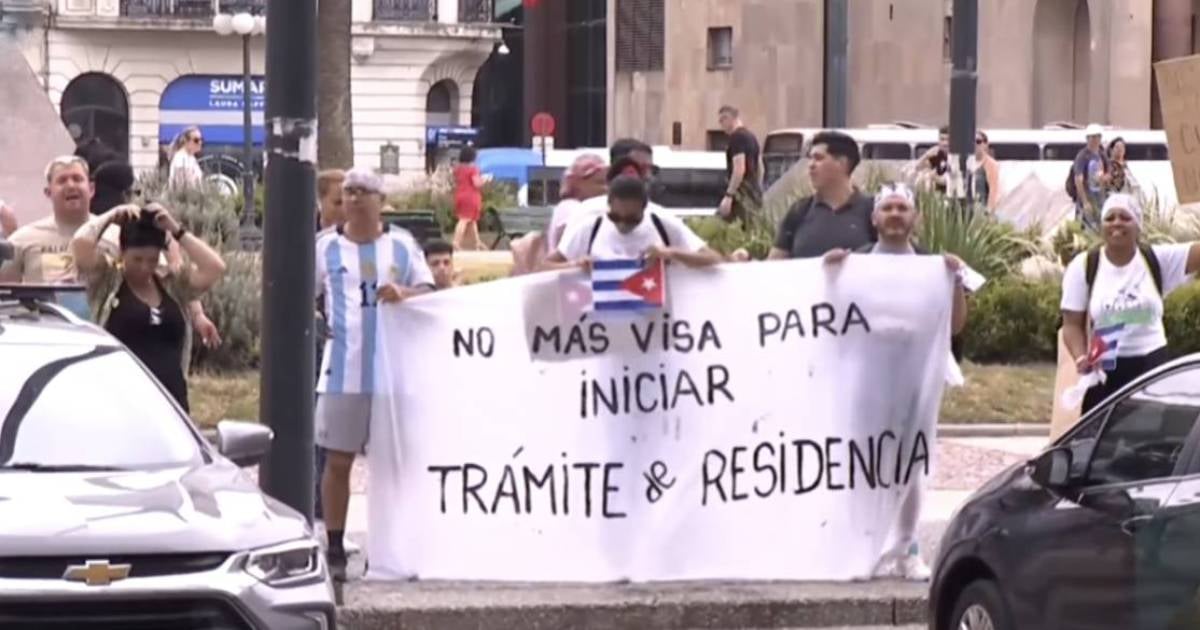 Cubans demand regularization of immigration to Uruguay