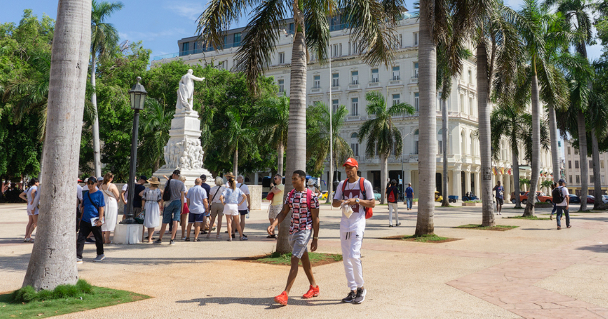 Parque Central, estatua de José Martí © CiberCuba
