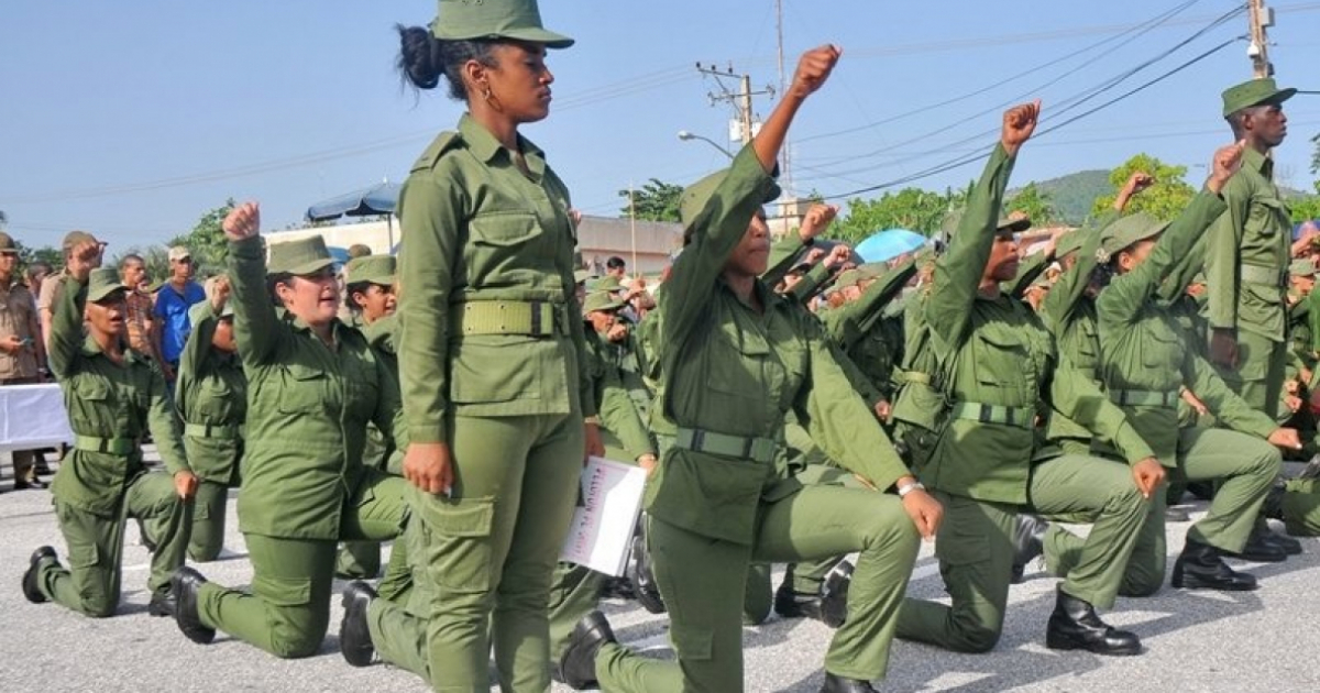 Cubanas en el Servicio Militar Voluntario femenino © Gobierno Provincial de Cienfuegos / Twitter