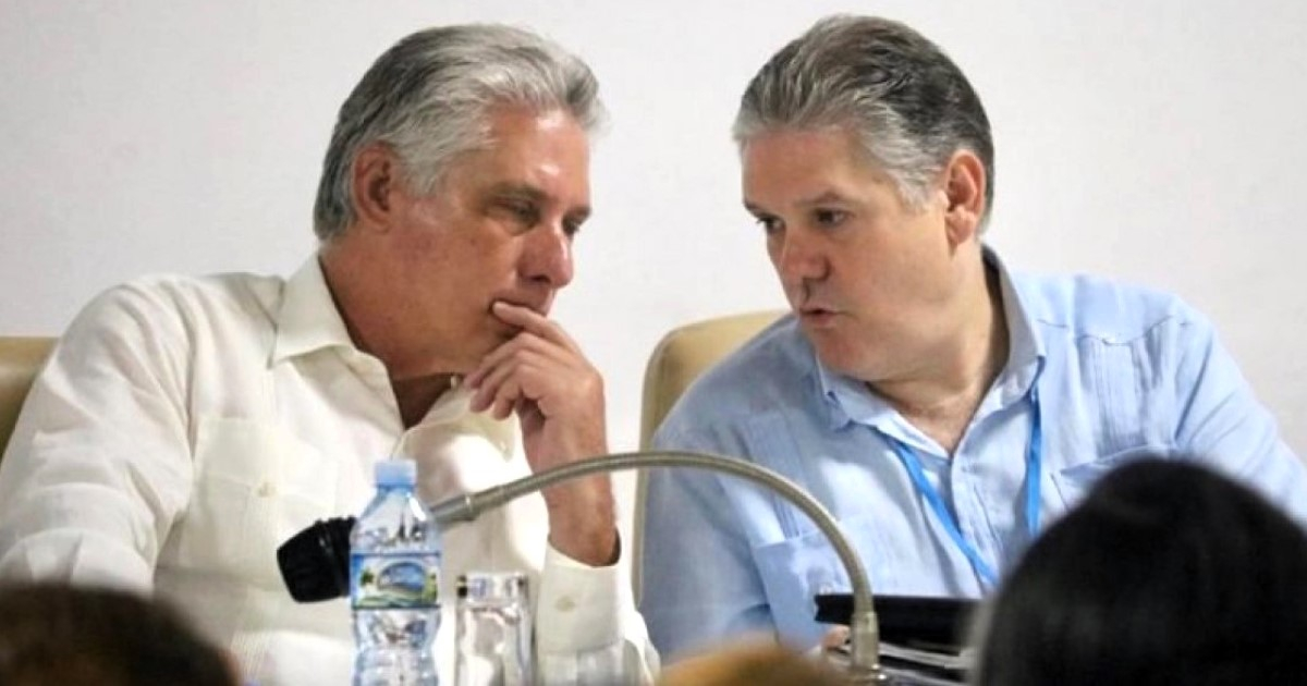 Díaz-Canel, junto al destituido Alejandro Gil © Cubadebate