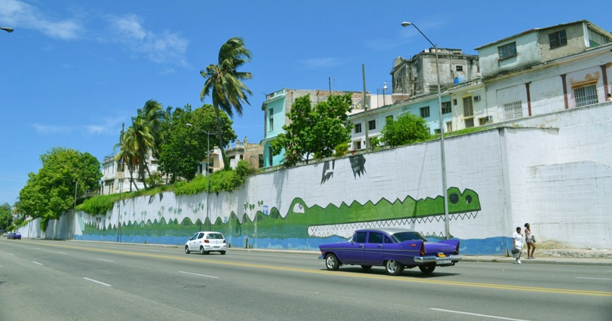 Zona conocida "como malecón sin agua", al paso de Vía Blanca por el barrio de Santos Suárez © Habanapordentro