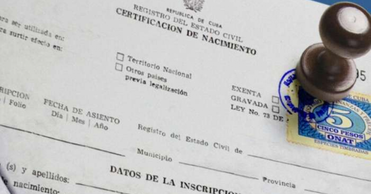 Certificado de nacimiento en Cuba © Tramison