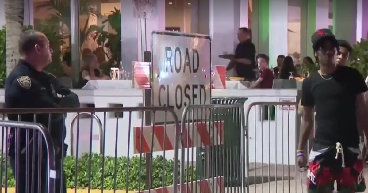 Los comercios en Miami Beach deben cerrar desde las 11:59 pm hasta las 6:00 am, según la medida © Captura de video/Local 10 News