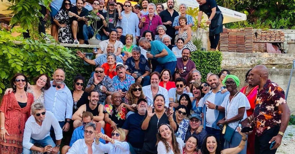 Jorge Perugorría celebra junto a artistas cubanos el Premio Nacional de Cine 2024 © Instagram / Tahimí Alvariño