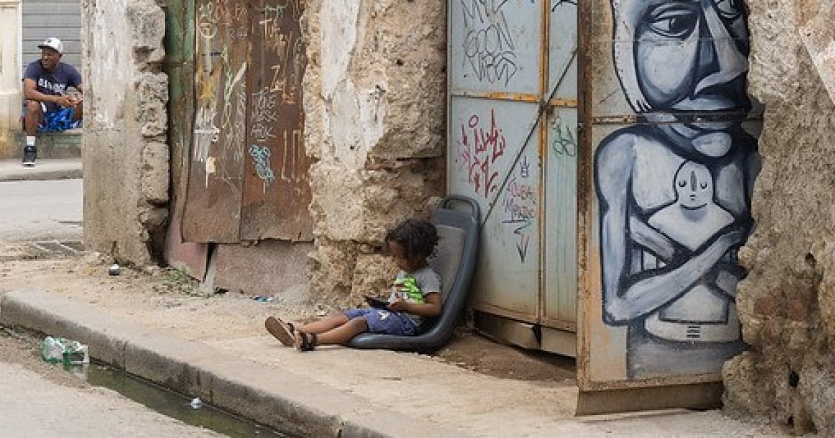 Niño cubano en calle de La Habana © CiberCuba