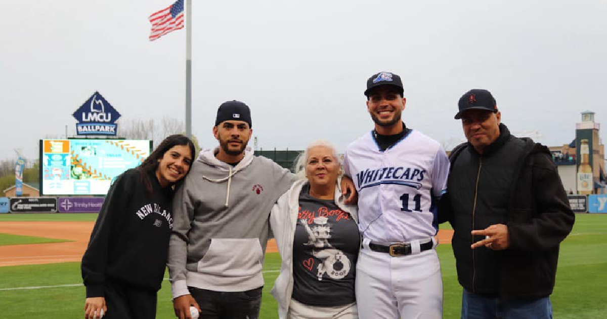 Roberto Campos y su familia © Facebook/Francys Romero