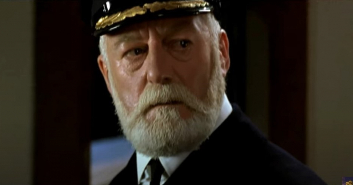 Bernard Hill como el capitán Edward J. Smith del Titanic © Captura de video de YouTube de Estudios del siglo XX India