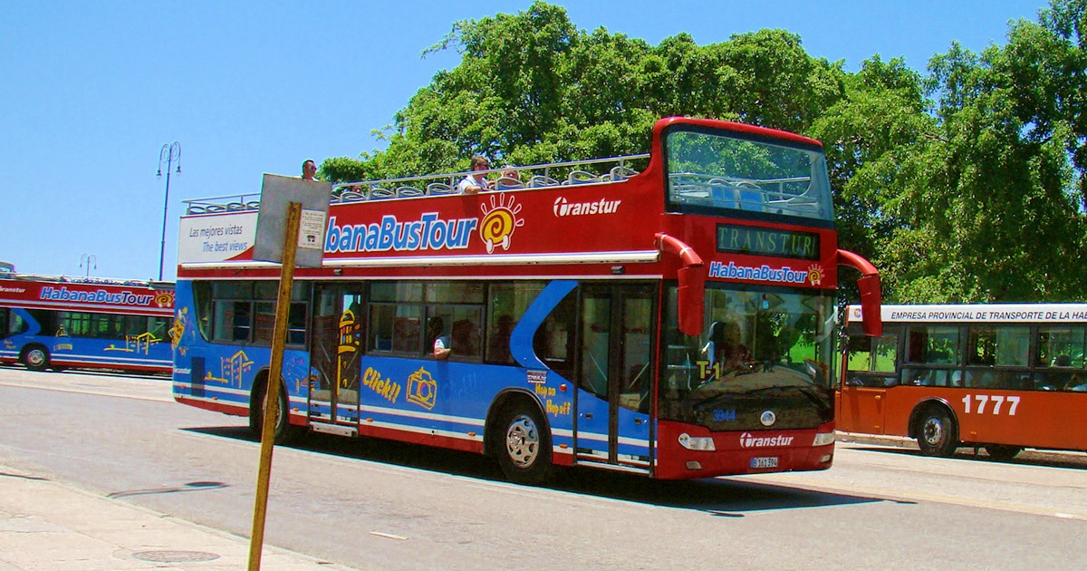 Autobús turístico en Cuba (Image de referencia) © CiberCuba