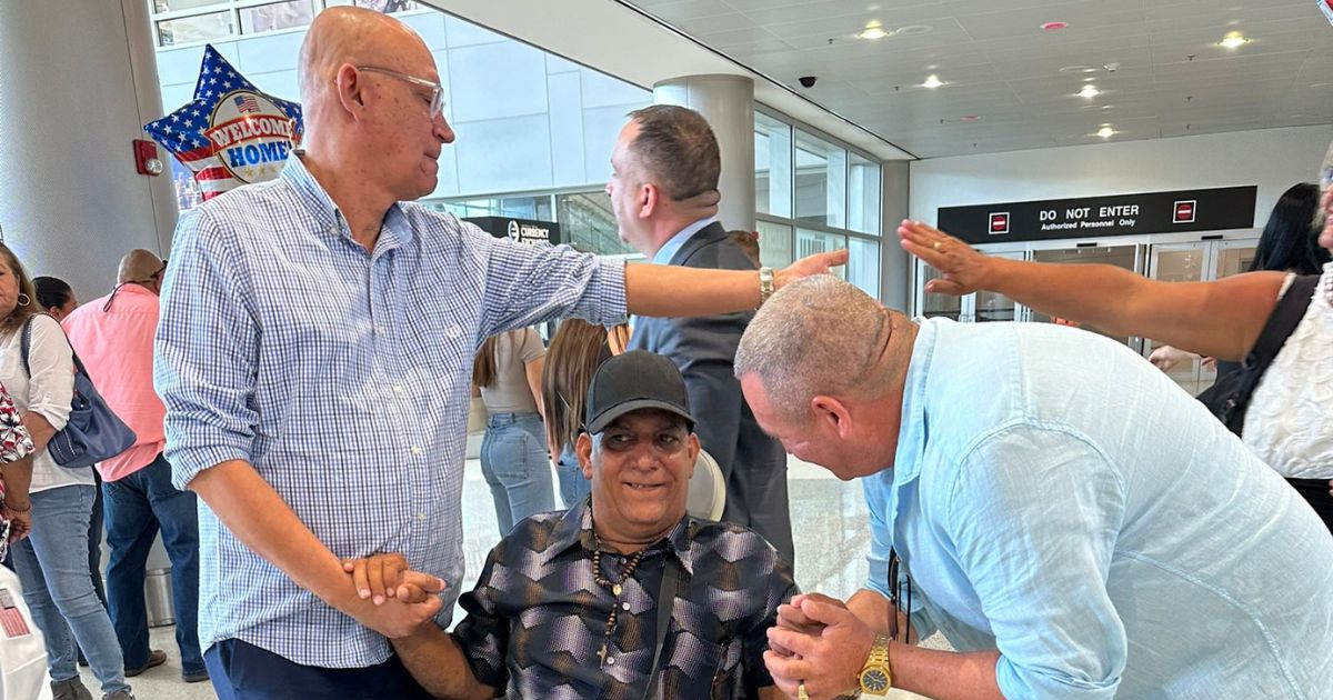 Arrives in Miami Cuban Dissident Julio César Góngora with Humanitarian Visa