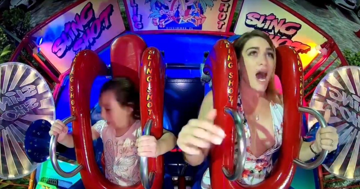 A Cuban Mother's Hilarious Reaction on a Thrill Ride with Her Daughter Goes Viral