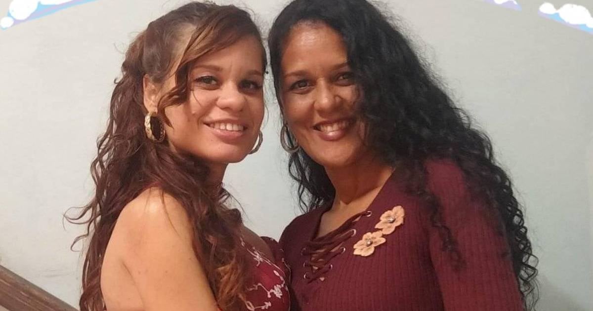 Laura Castillo Zulueta y su mamá © Facebook/Janet Zulueta Curbelo
