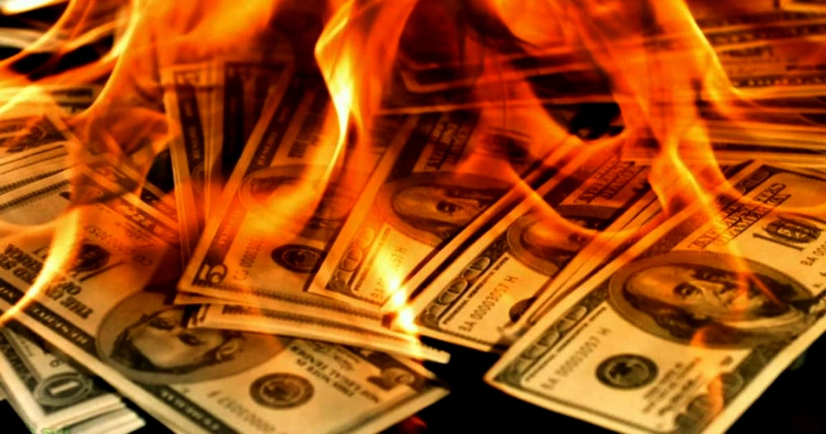 El dólar se desploma en el mercado informal cubano