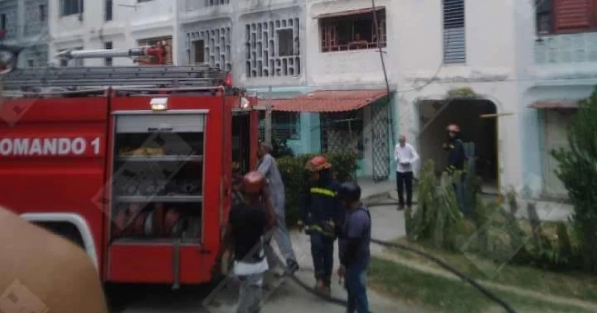 Apartment Fire Ravages Building in Santiago de Cuba