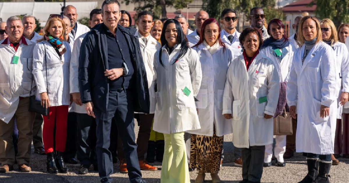 Médicos cubanos en Italia © Prensa Latina