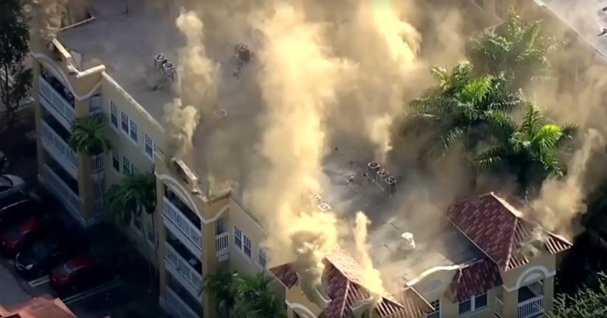 Incendio edificio de apartamentos en Miami © Captura de Video/Local 10 News