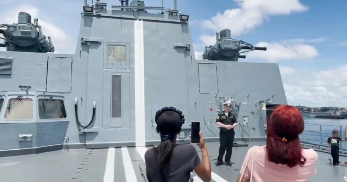 Cubanos visitan la fragata rusa Almirante Gorshkov en La Habana © Captura de video de CNN
