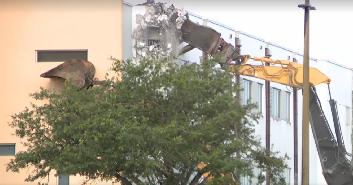 Demolición de escuela secundaria Marjory Stoneman Douglas de Parkland © Captura de Video/Local 10 News