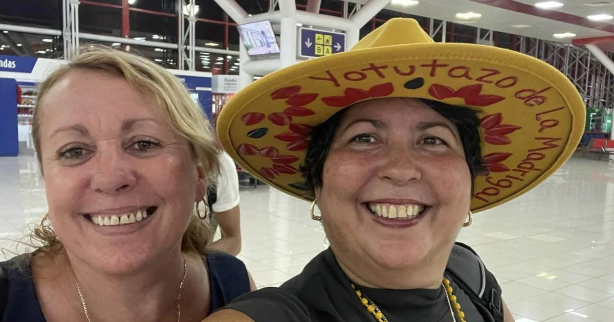 Marisela Alfonso y su esposa en el aeropuerto de La Habana © Marisela Alfonso Madrigal / Facebook