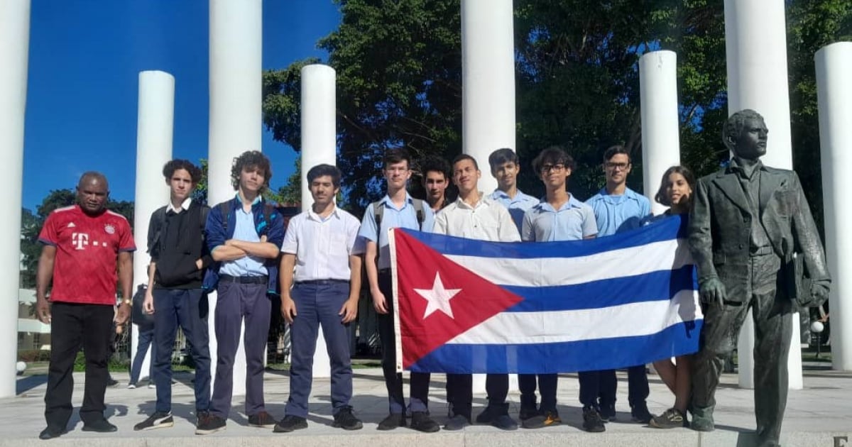 Young Cuban Students Earn Eight Medals at Ibero-American Informatics Olympiad