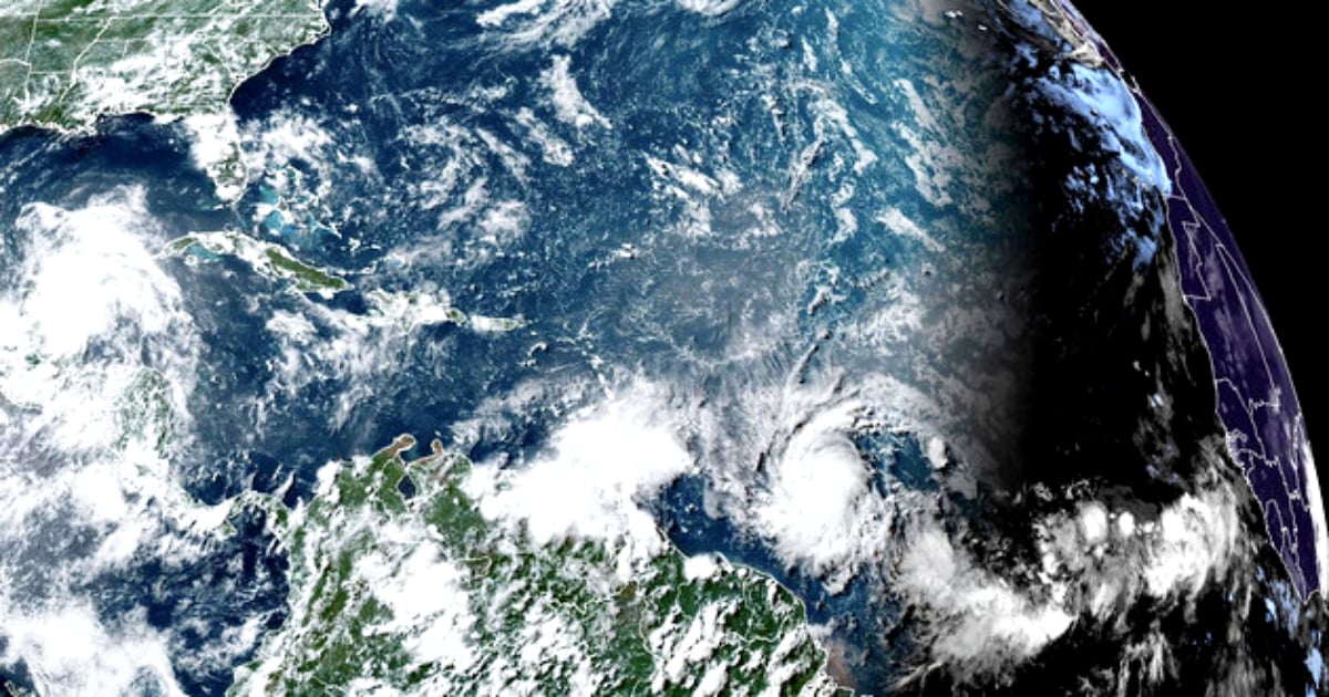 Imagen de satélite de Beryl © nhc.noaa.gov