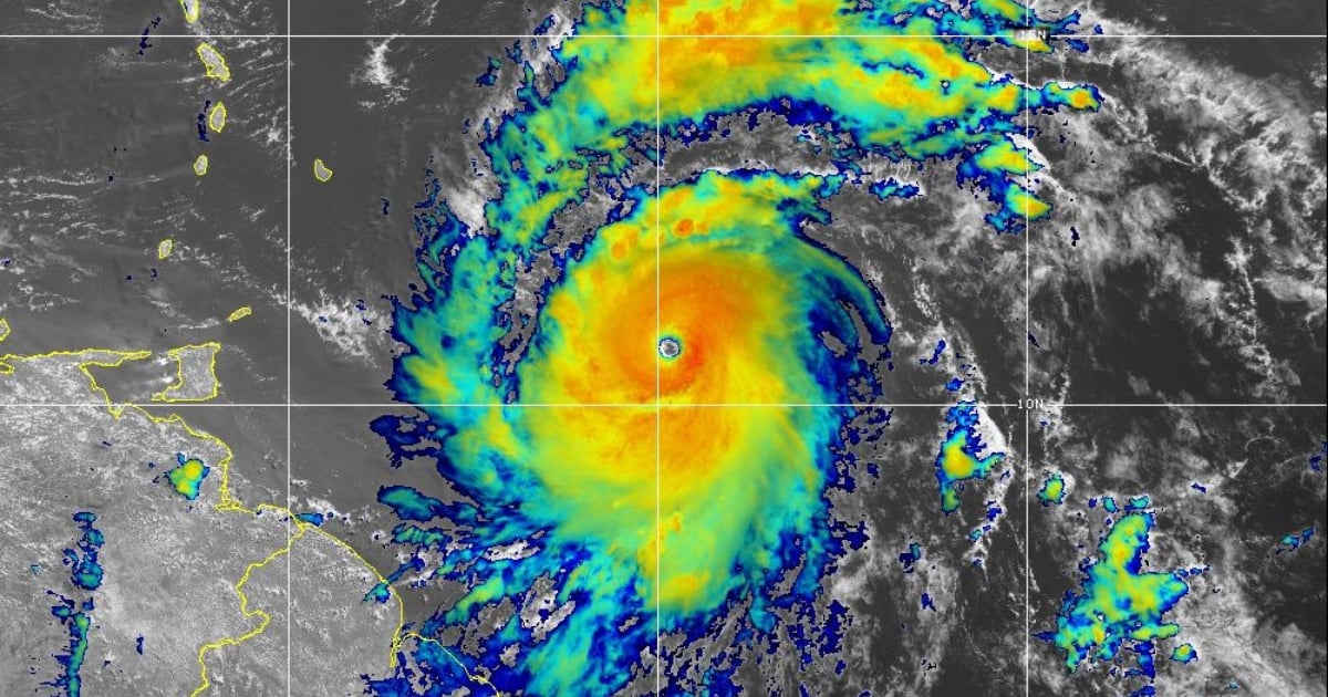 Hurricane Beryl Intensifies to Category 4: "Extremely Dangerous"