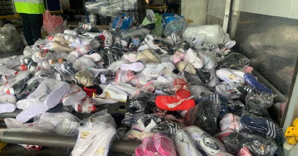 Cargamento de zapatos valuado en 83 mil dólares con destino a Cuba es retenido en Panamá