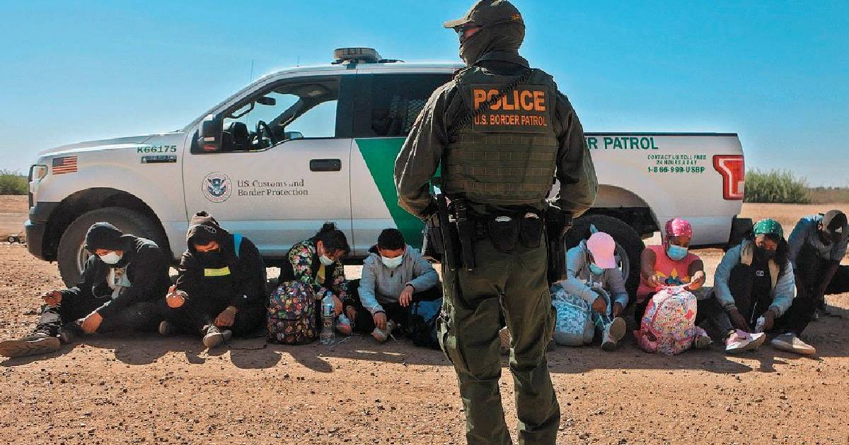 Agente de CBP en la frontera EE.UU.-México © Redes sociales