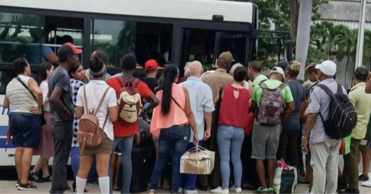 Colapso del transporte en Cuba: más del 50 % de las rutas provinciales están fuera de servicio