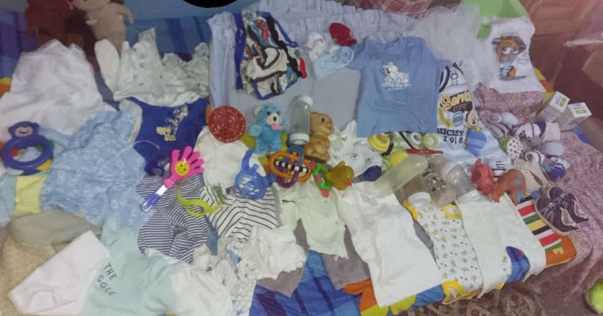 Entrega solidaria: joven madre en Santiago de Cuba recibe ayuda