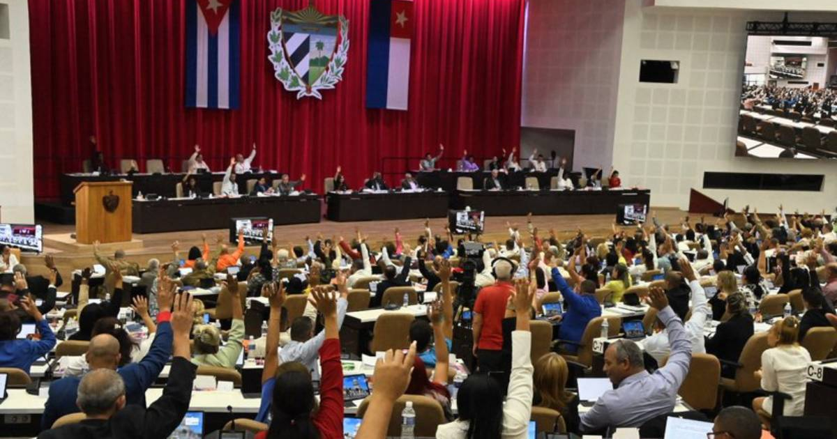 Asamblea Nacional, votación unánime, 20 de julio 2024 © Presidencia Cuba