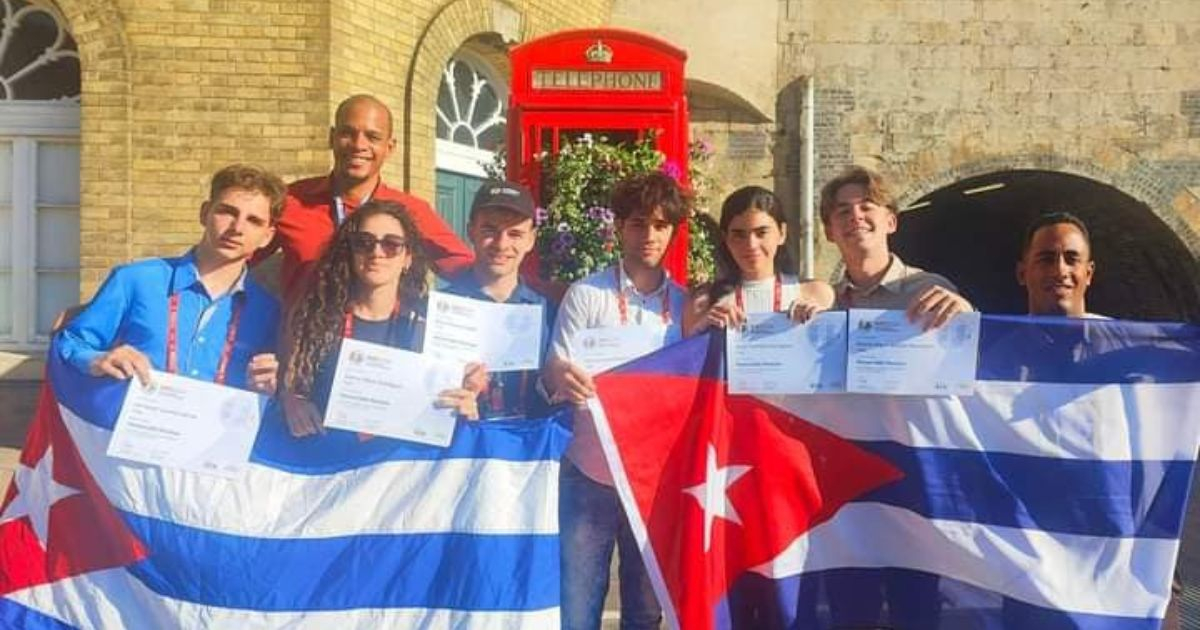 Equipo cubano que participó en la 65 Olimpiada Internacional de Matemática © Facebook / Miryorly Garcia