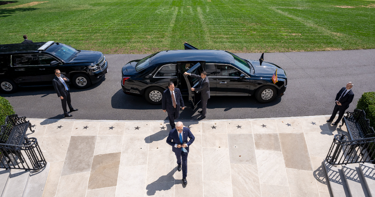 Joe Biden entrando en la Casa Blanca este martes © X / @POTUS