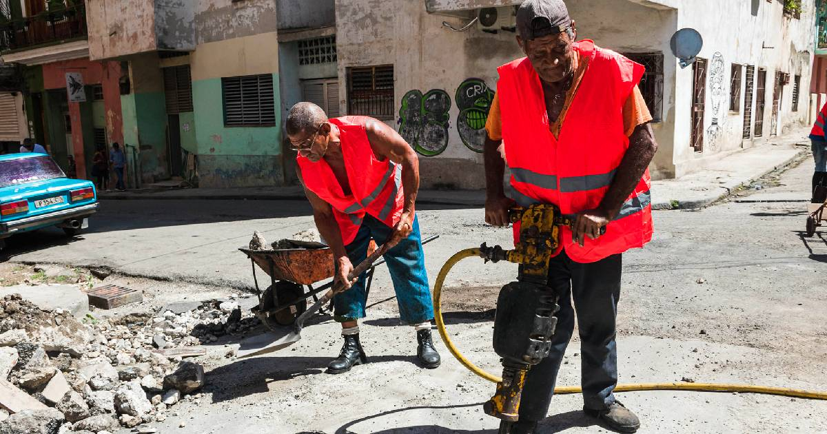 Reparación de calles en Cuba © Facebook / Eduardo Rodríguez Dávila