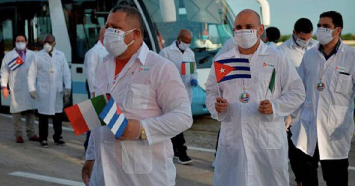 México contratará a 3,800 médicos cubanos para fortalecer el sector salud