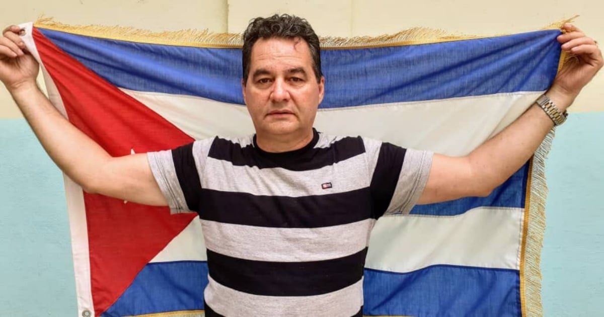 Detained Masonic Leader Ángel Santiesteban-Prats Prior to Official Meeting in Havana