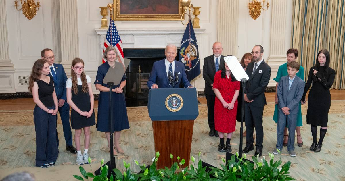 Joe Biden y familiares de presos políticos © The White House/X