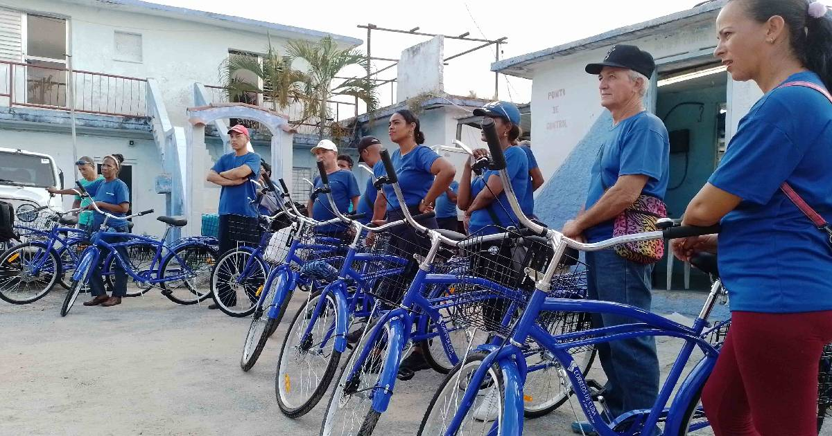 Bicicletas nuevas para carteros en la Isla de la Juventud: ¿mejora real o paliativo?