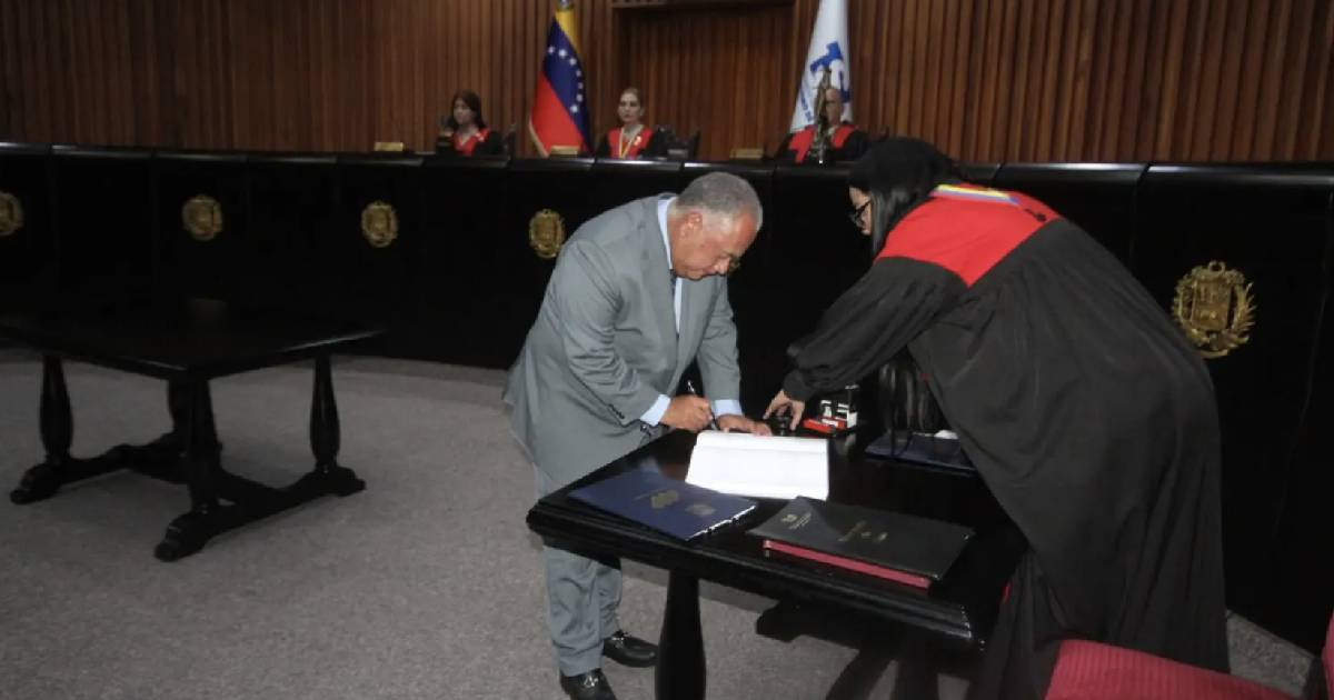 Amoroso entrega actas al Tribunal Supremo © Captura de pantalla / @cneesvzla