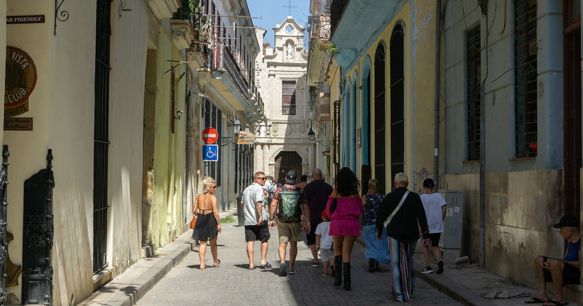 Turistas en La Habana Vieja (imagen de referencia) © CiberCuba