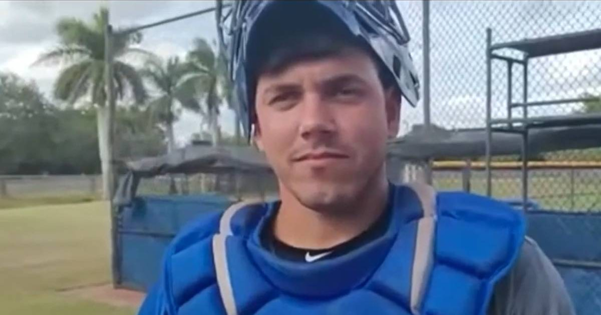 Cuban Baseball Player Faces Immigration Limbo in the U.S. Due to I-220A Case