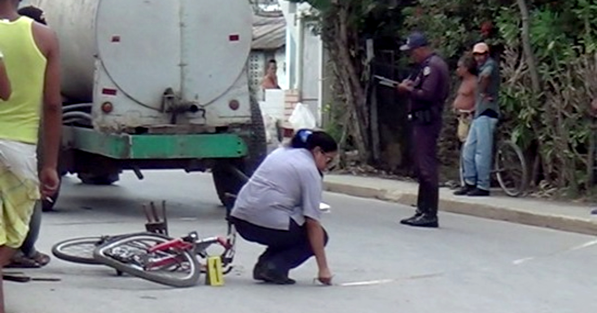 Accidente ocurrido en 2015 en la misma calle de Vicente Quesada (imagen de referencia) © CubaNet / Roberto Rodríguez Cardona